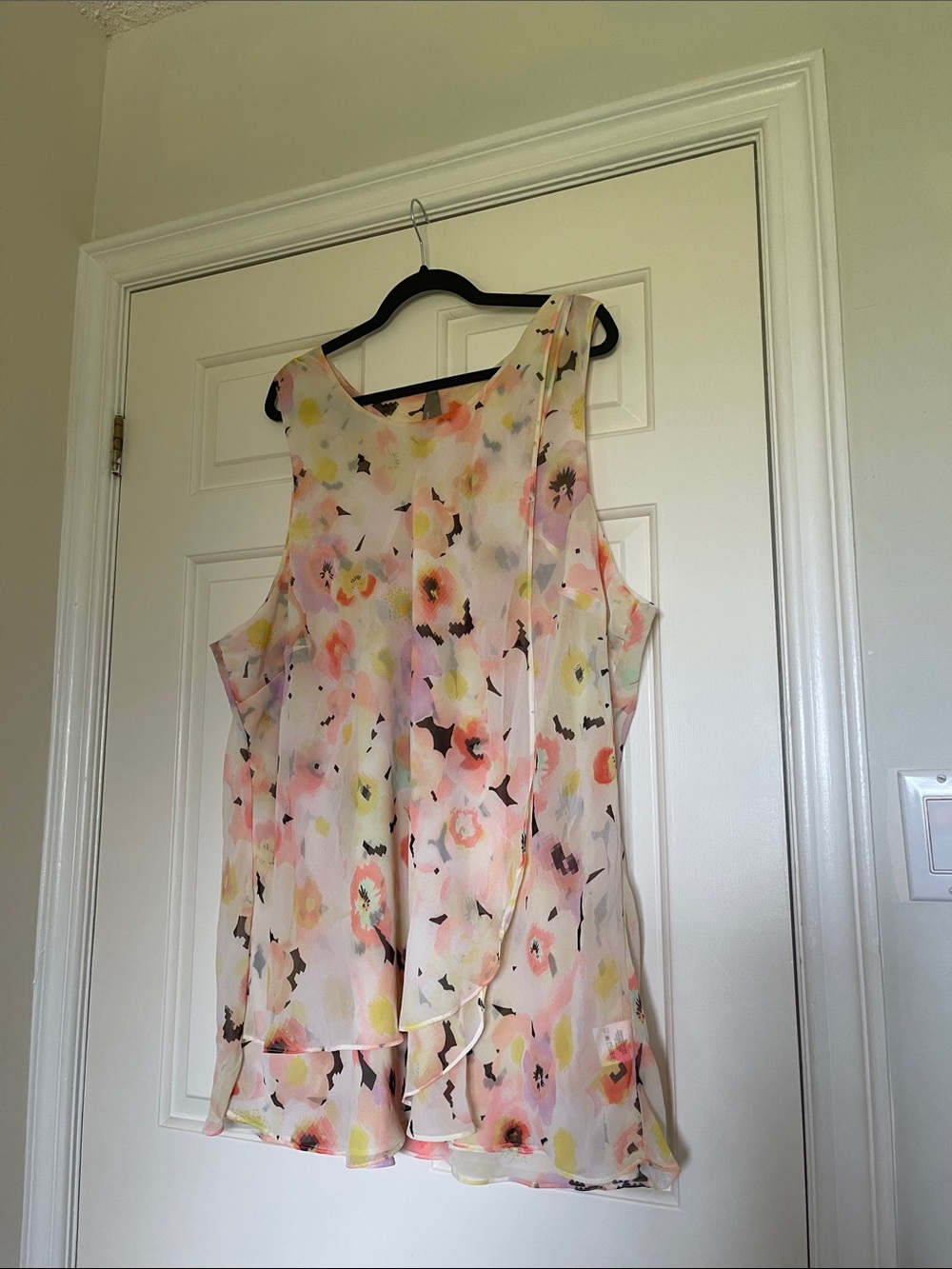 Sleeveless Floral Watercolor Blouse in Pastel Pink and Yellow